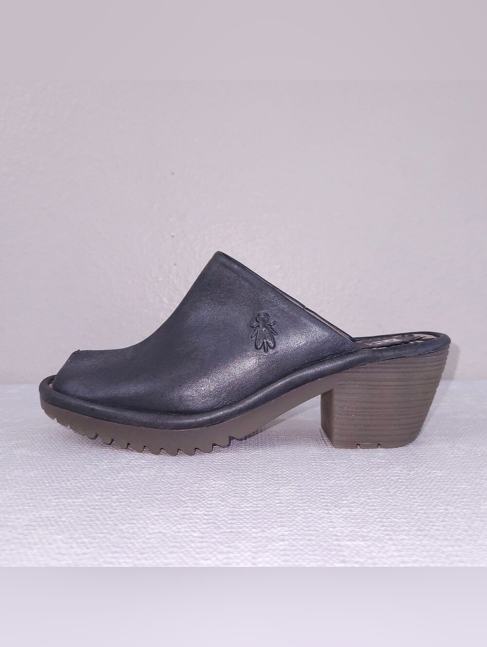 FLY London Wony Peep Toe Mules EU 37 Anthracite Gray Metallic Leather